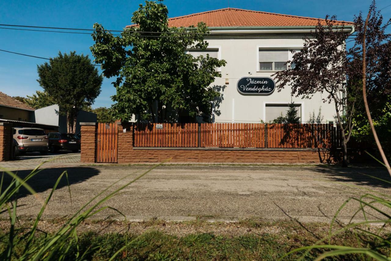 Airport Jazmin Guest house